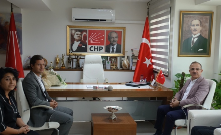 İzmir'de AK Parti'den CHP'ye ziyaret