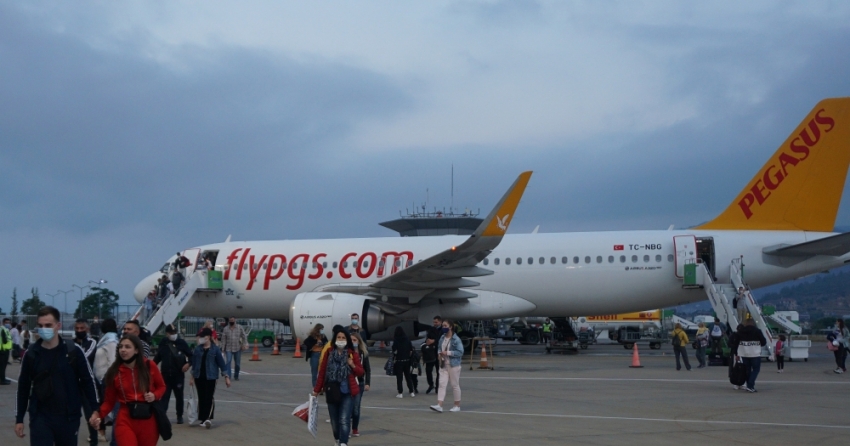 Gazipaşa-Alanya Havalimanı, Pegasus’un Kiev’den gelen ilk uçuşunu karşıladı