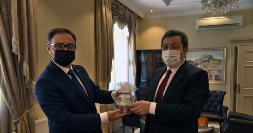 Ukrayna'nın Antalya Konsolosu Rustamov, Muğla Valisi Tavlı'yı ziyaret etti