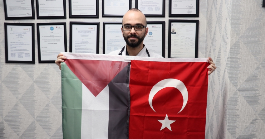 Türkiye'nin bursuyla doktor olan Filistinli genç, 8 yıldır şifa dağıtıyor