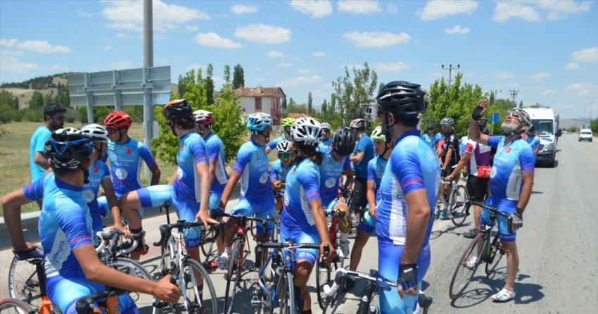 Ömer Halisdemir 5. Ulusal Bisiklet Turu'na katılan sporcular Afyonkarahisar'a geldi